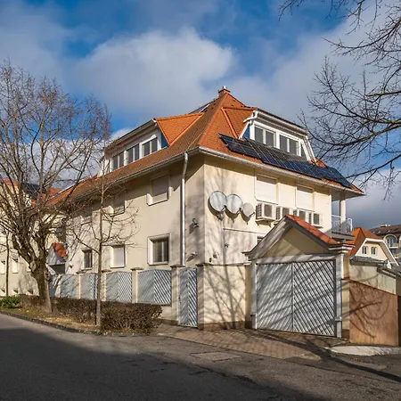 Amphora Apartahotel 4*