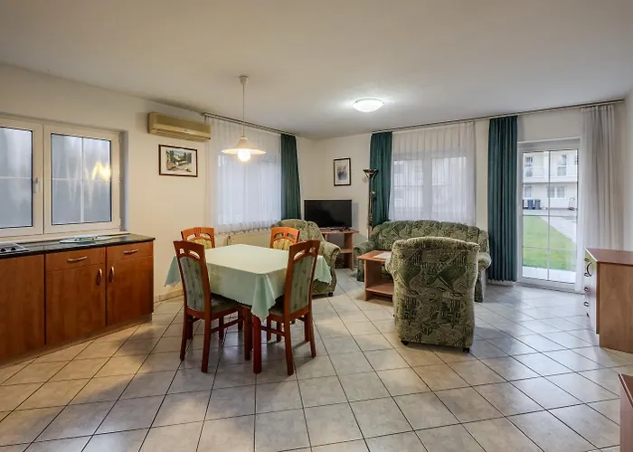 アパートホテル Amphora ヘーヴィーズ